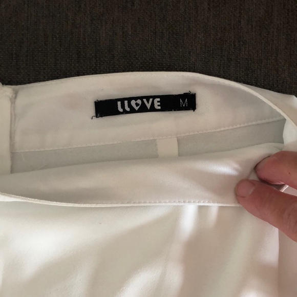 White skirt - Picture 2 of 3